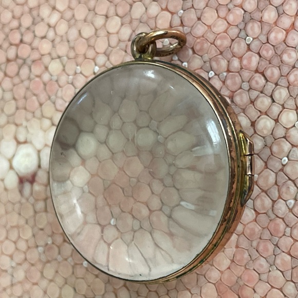 Antique Vintage Large Glass Locket - Picture 3 of 10